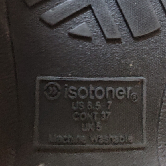 Isotoner Slippers - Picture 2 of 3